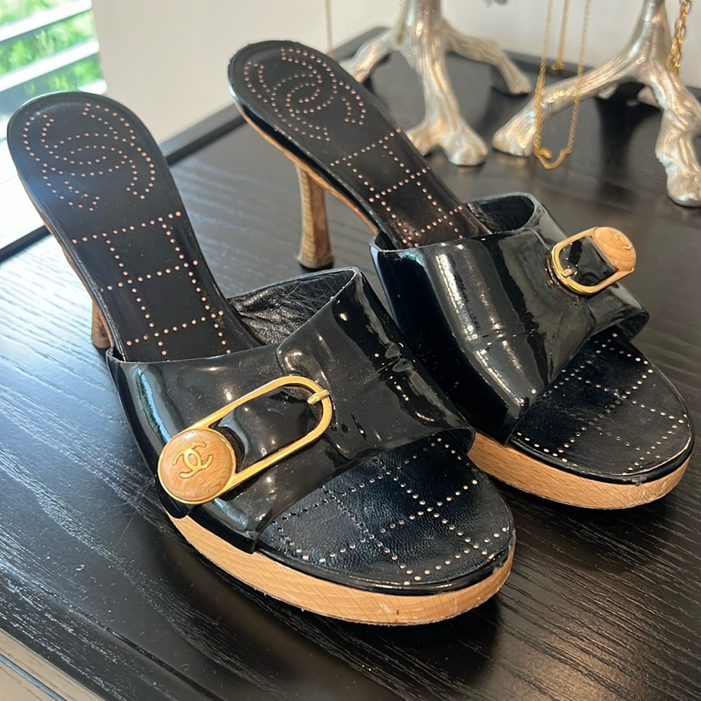 Chanel kitten heels